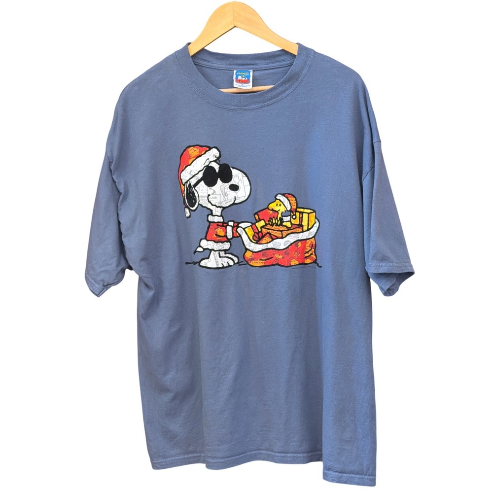 Vintage Peanuts T-Shirt Snoopy Santa Christmas Cartooncore Streetwear Retro
